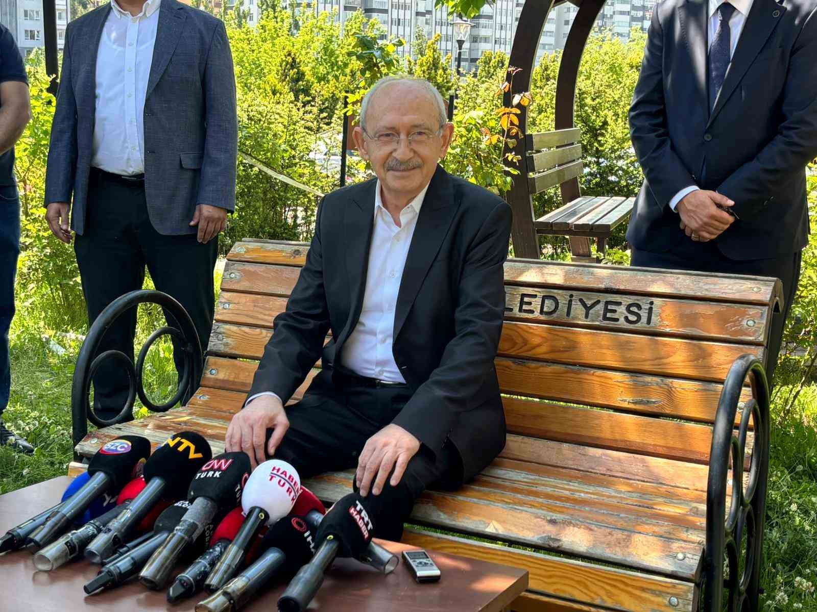 CHP Genel Başkanı Kılıçdaroğlu: "Kurultayın yasal zeminde yapılması lazım, tedbir kararı kalktıktan sonra kurultay yapılır"

