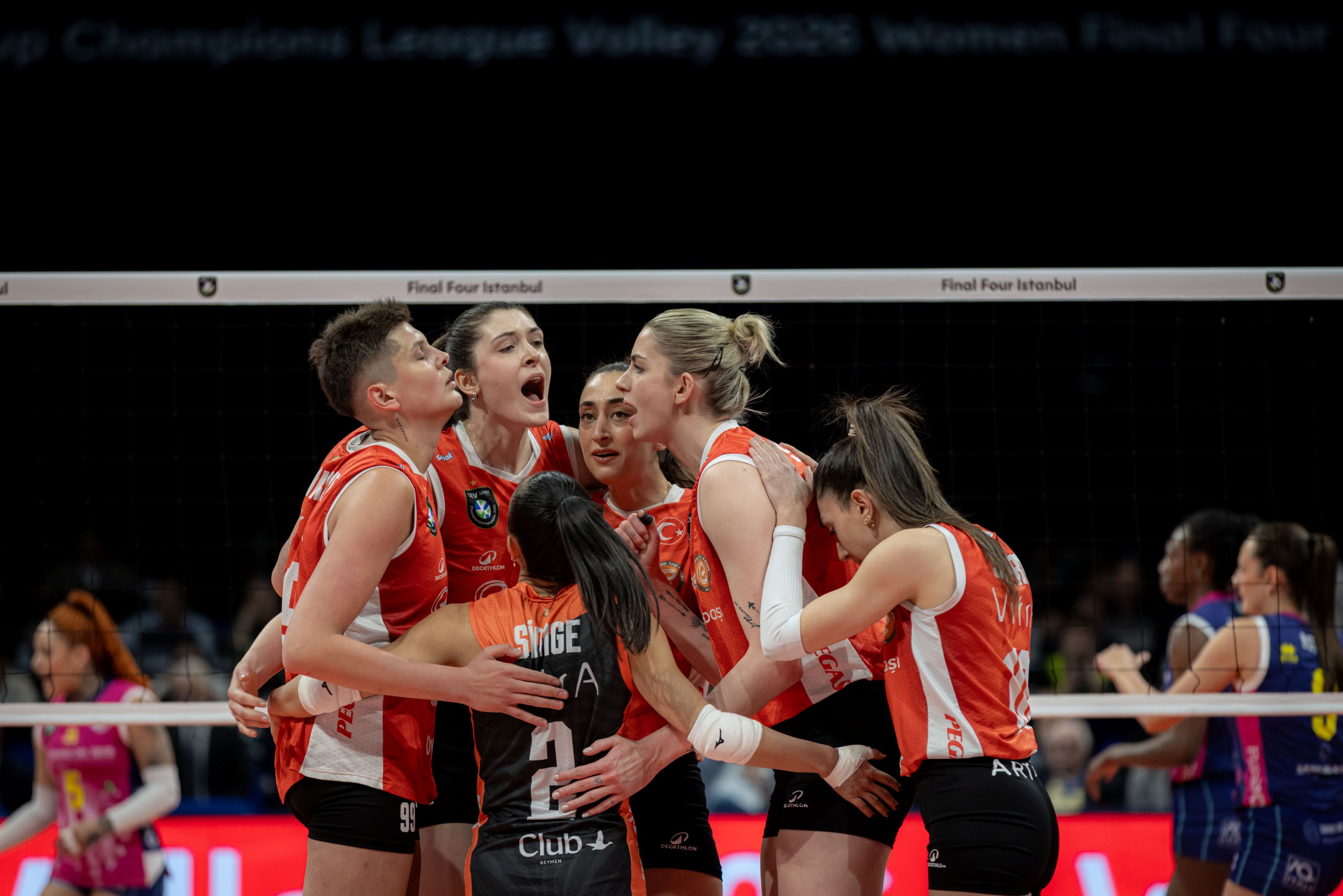 Eczacıbaşı Dynavit Şampiyonlar Ligi Finali’nde VakıfBank’ın rakibi oldu