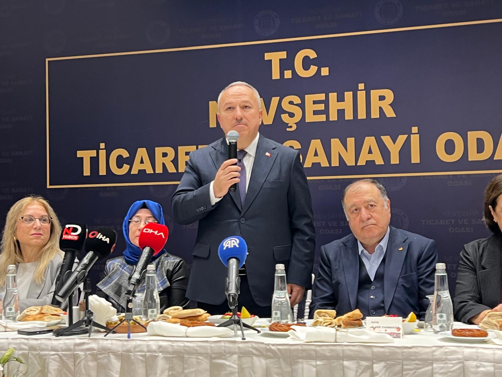 Emniyet Genel Müdürü Fidan'a, valilik yaptığı Nevşehir’de veda yemeği
