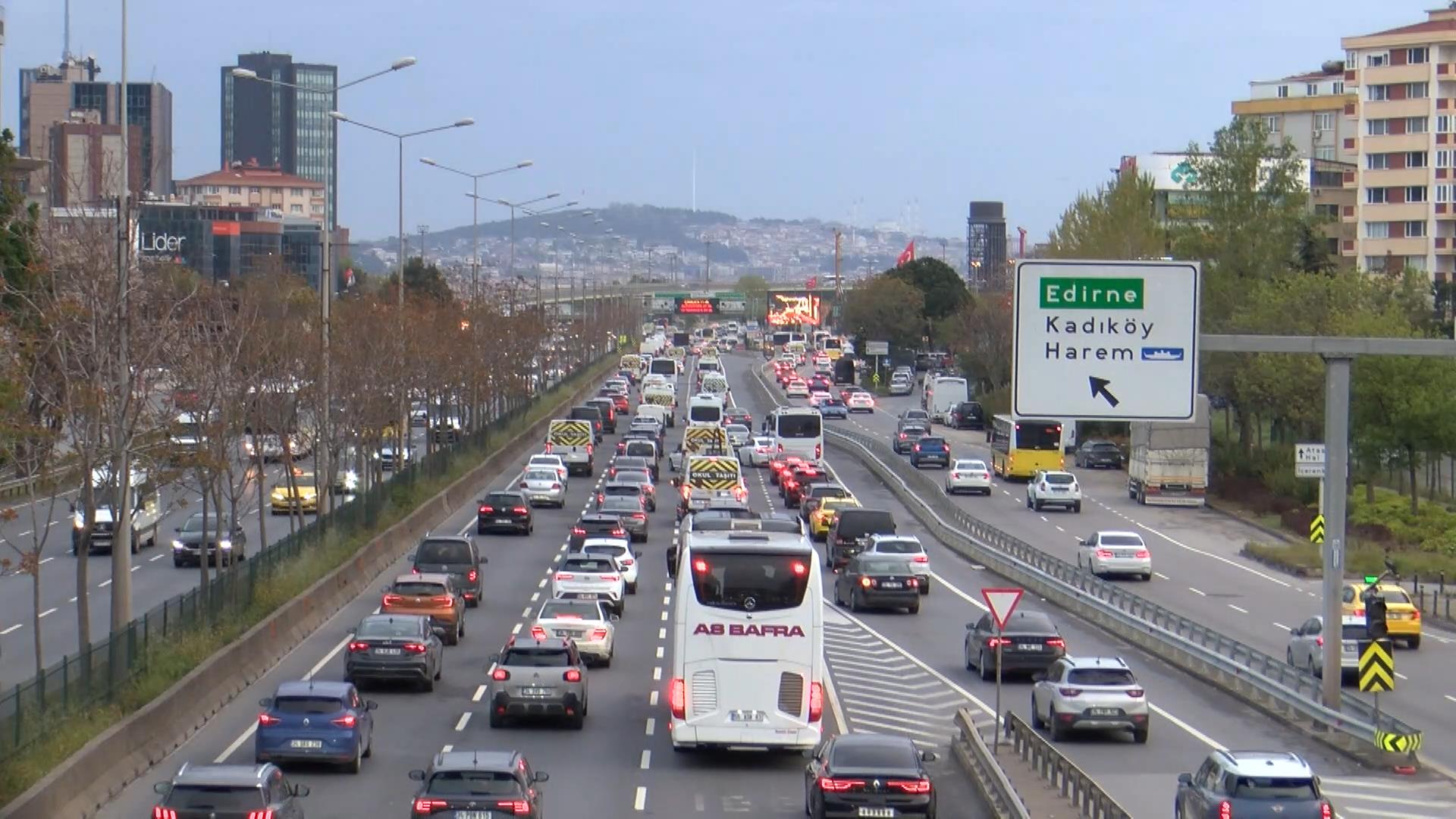 İstanbul'da haftanın ilk iş günü trafik yoğunluğu / Ek bilgiyle 