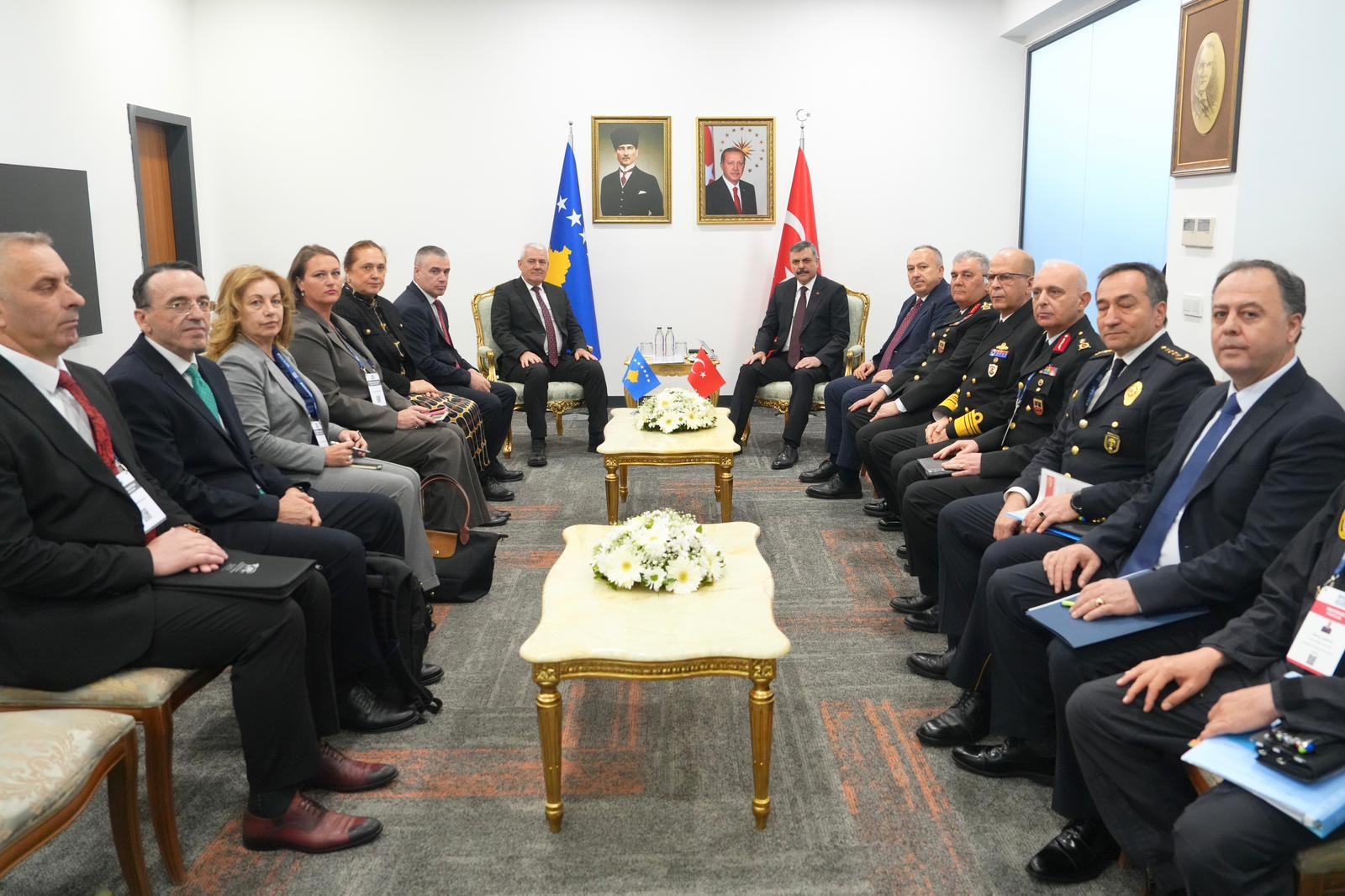 Bakan Çiftçi, Kosova Cumhuriyeti İçişleri Bakanı Sveçla ile görüştü
