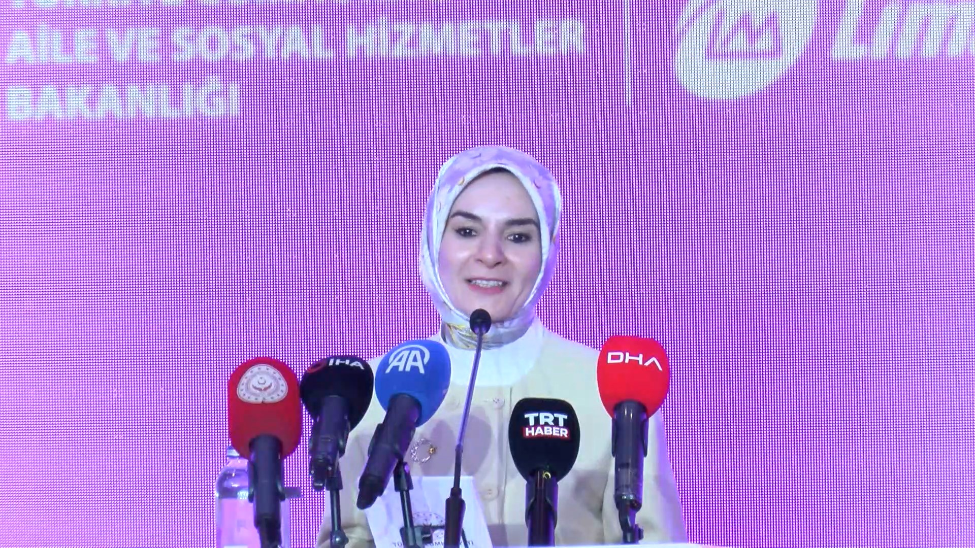 Bakan Göktaş: Kız çocuklarımızın mühendislik alanında daha görünür olmasını çok önemsiyoruz