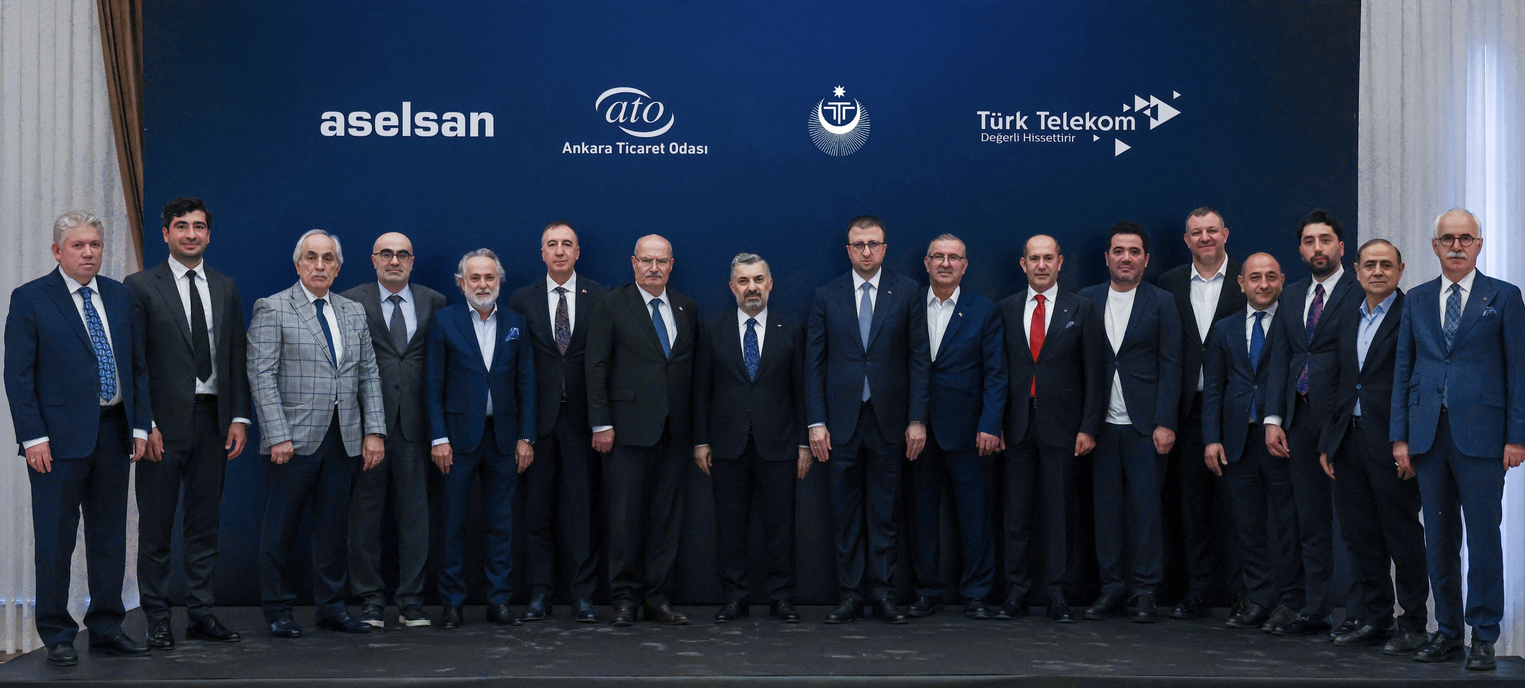 Türk Telekom CEO’su Şahin: Yerli ve milli haberleşme cihazı üretimi kırmızı çizgimizdir 
