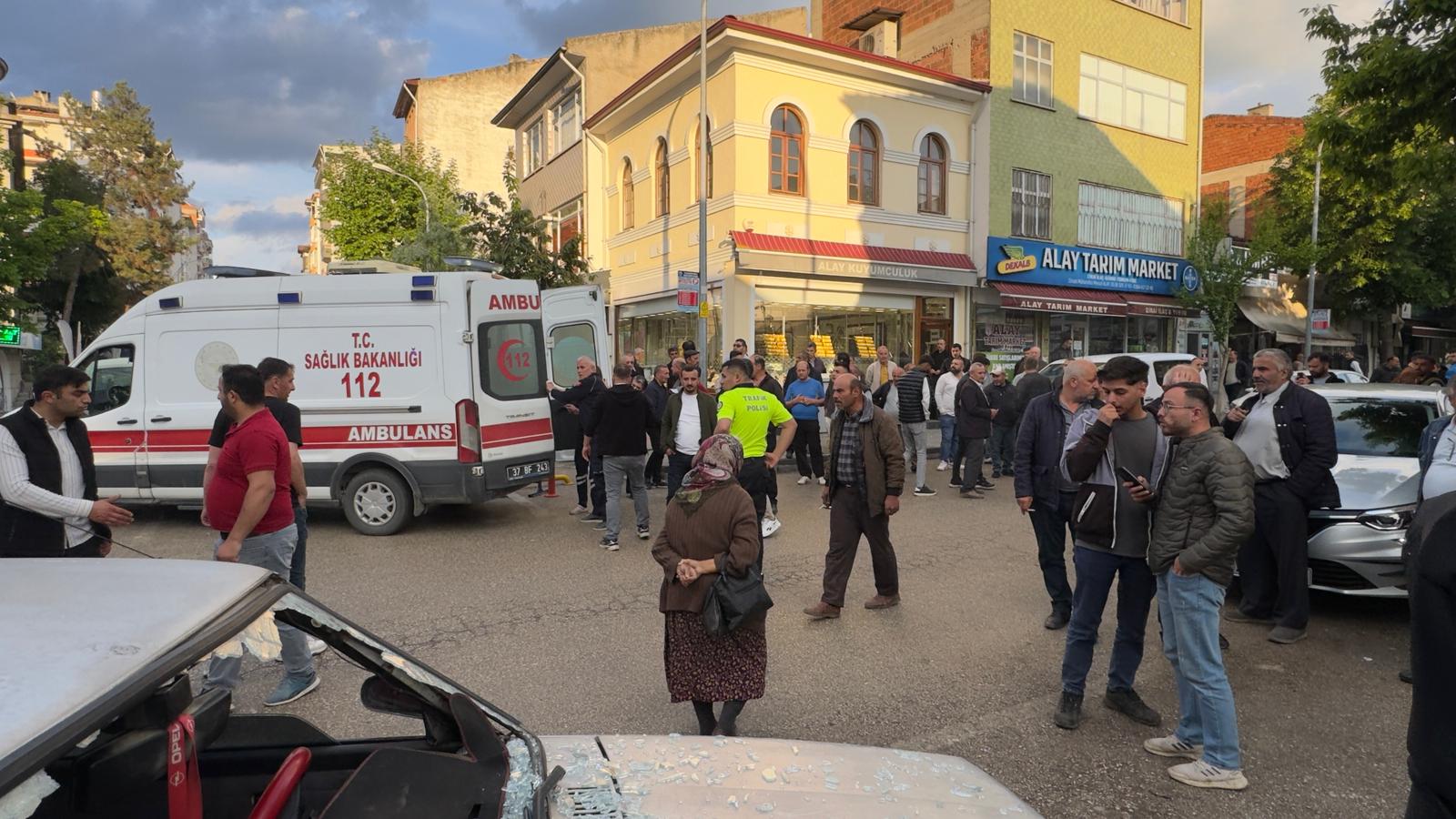 Husumetlilerinin üzerine otomobil sürdü: 2 yaralı