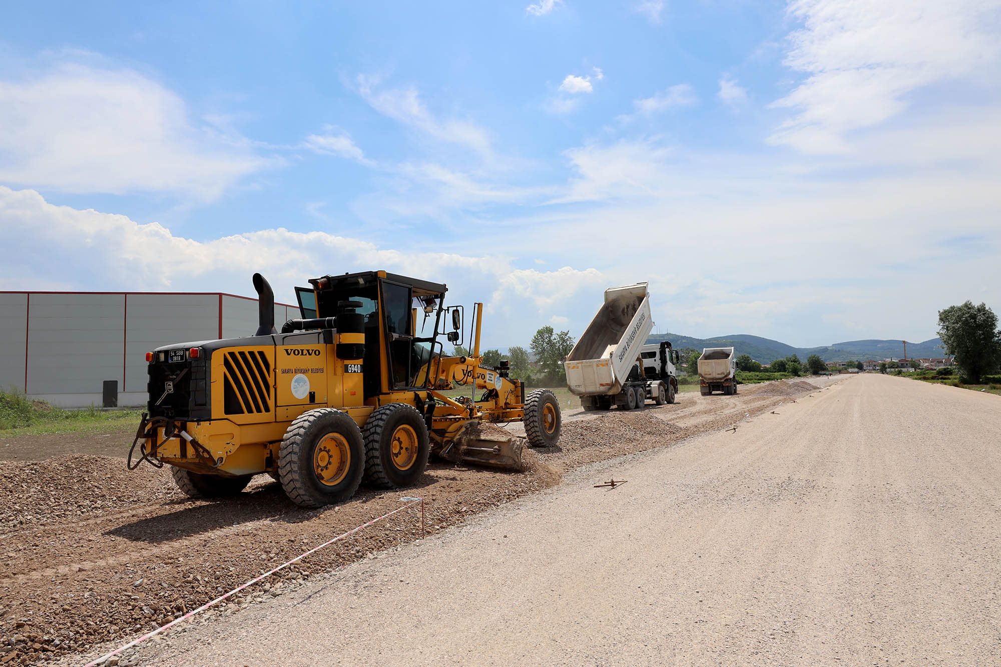 Sakarya Büyükşehir Belediyesi, yeni duble yol çalışmalarında üst yapı çalışmalarına başladı