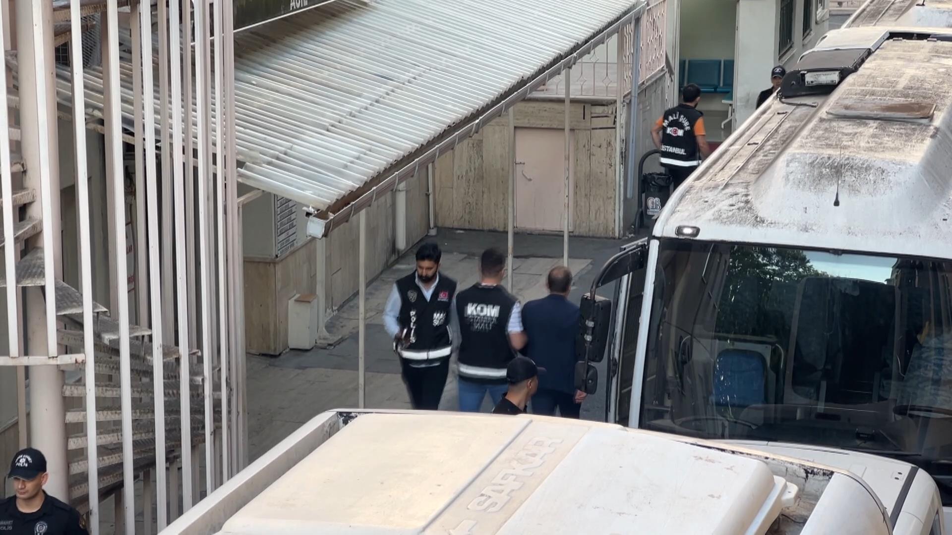 Silivri Belediyesi'ne 'yolsuzluk' soruşturması; şüpheliler sağlık kontrolünden geçirildi - 2