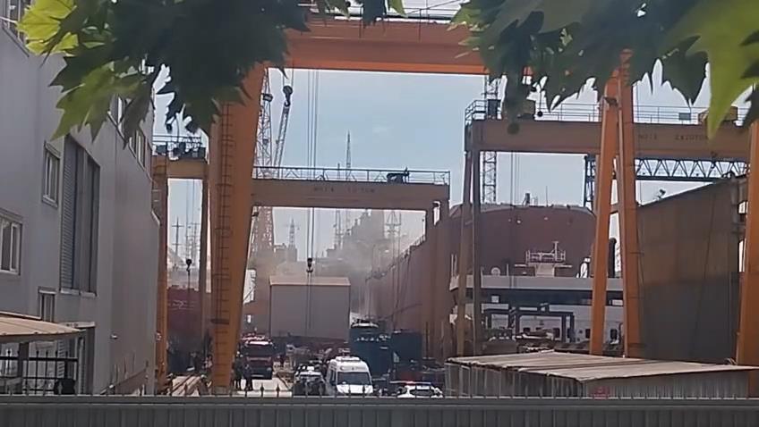 Tuzla'da tersanede gemide yangın-3 / Ek görüntü