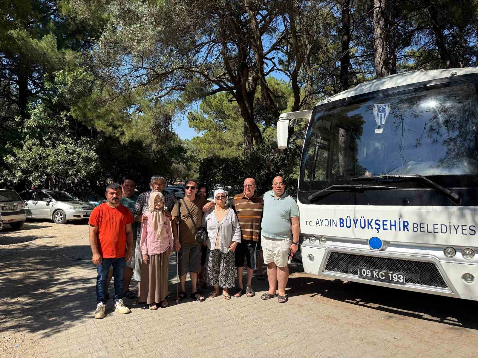 Görme engelliler Dilek Yarımadası Milli Parkı’nda doğayla buluştu
