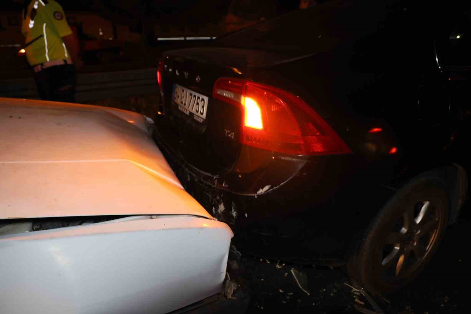 Trafikte selektörlü tartışma kazayla bitti: 2 yaralı
