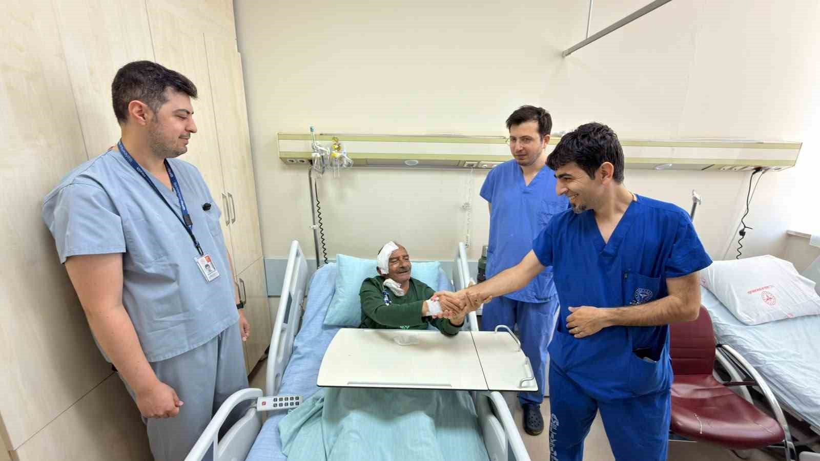 Hakkâri’de mikrocerrahi başarısı
