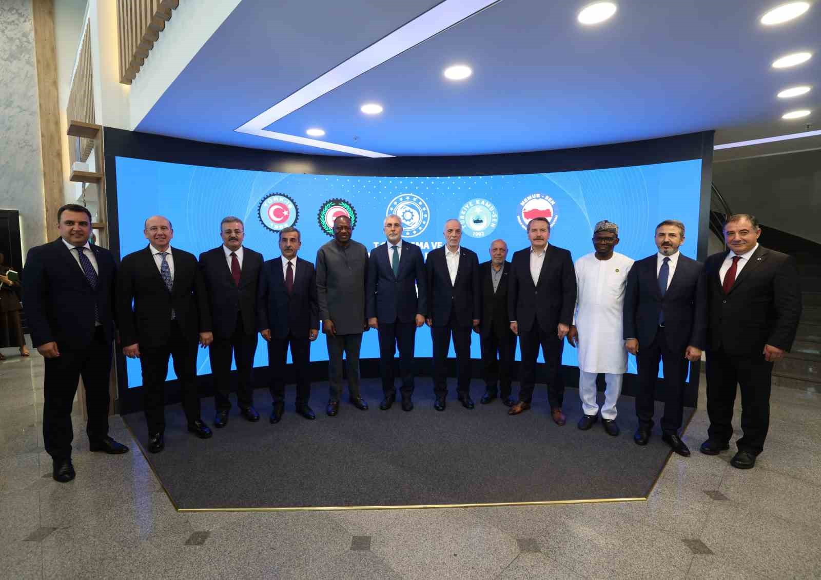 Memur-Sen Genel Başkanı Yalçın: "O gece sadece bir darbe püskürtülmedi, aynı zamanda bir işgal girişimi durduruldu"
