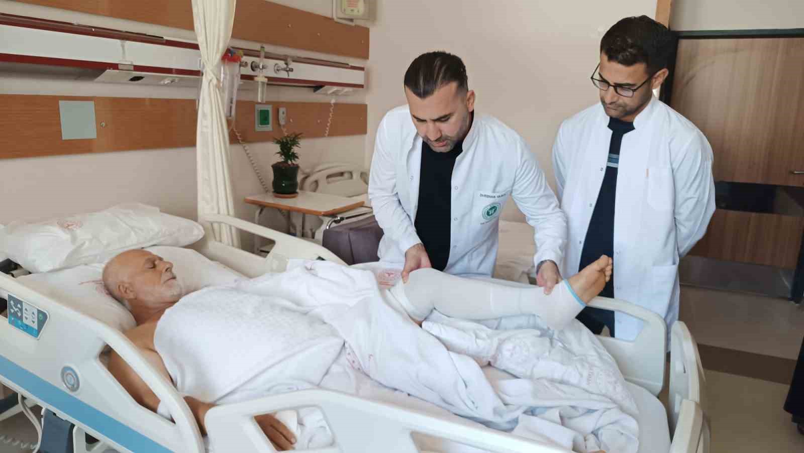 Kayısı ağacından düşerek ağır yaralandı, 2,5 saatlik ameliyatla sağlığına kavuştu
