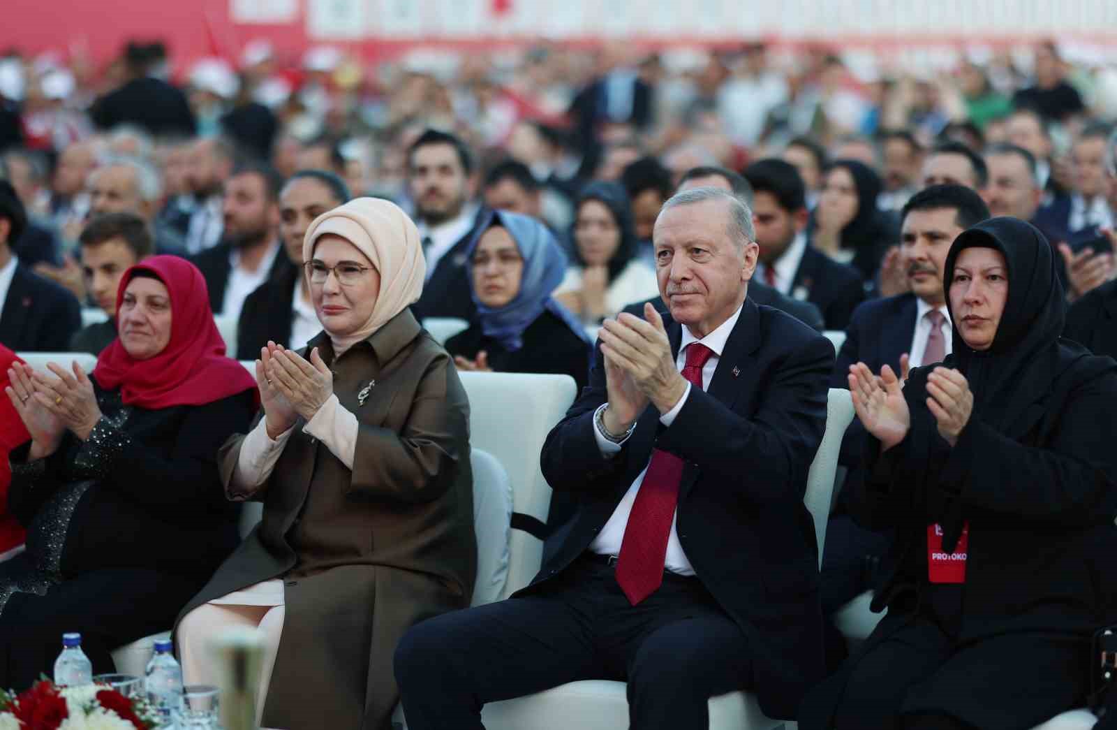 Cumhurbaşkanı Erdoğan: "Terör örgütleri için artık deniz tükenmiştir"
