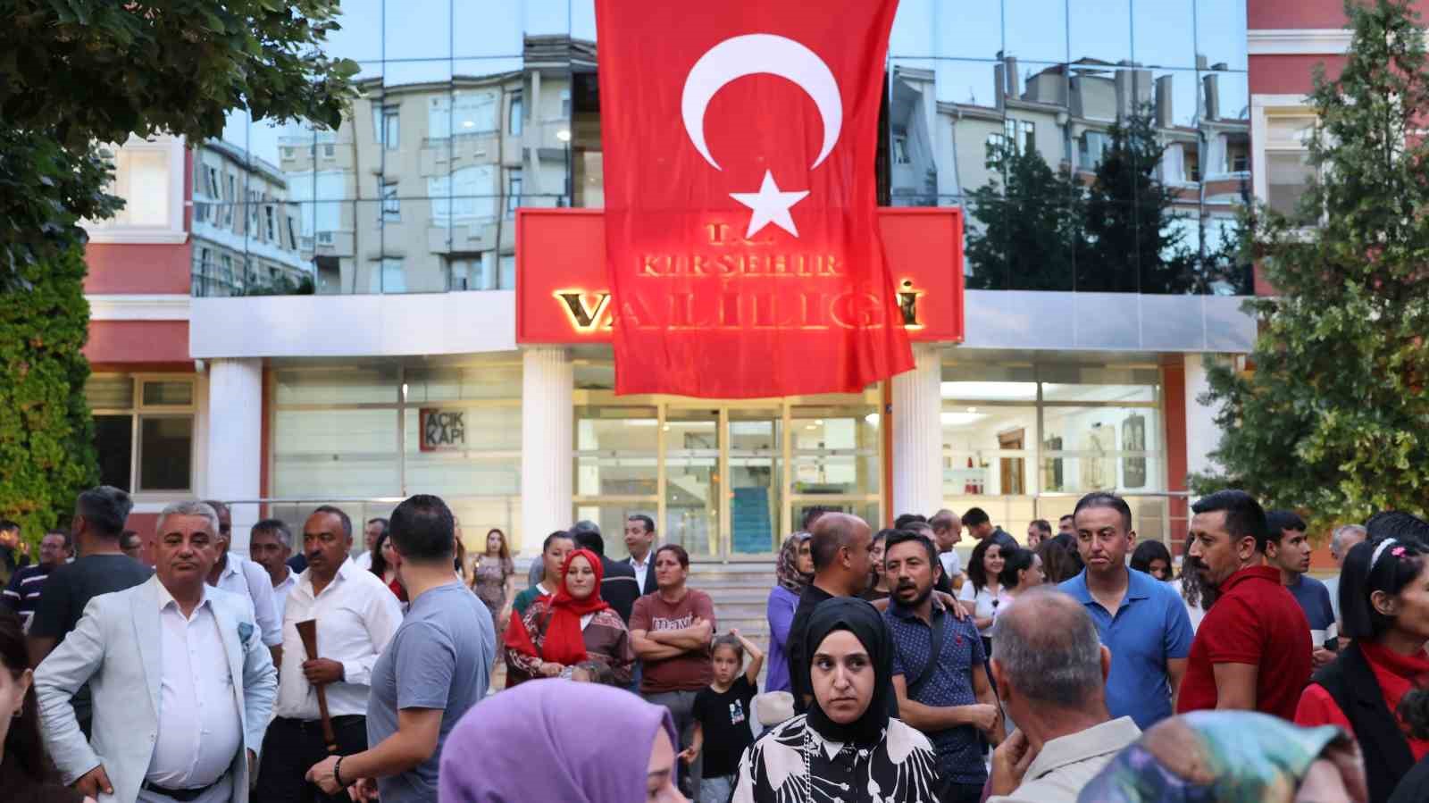 Kırşehirliler 15 Temmuz’un 10. yılında Cacabey Meydanı’nda buluştu
