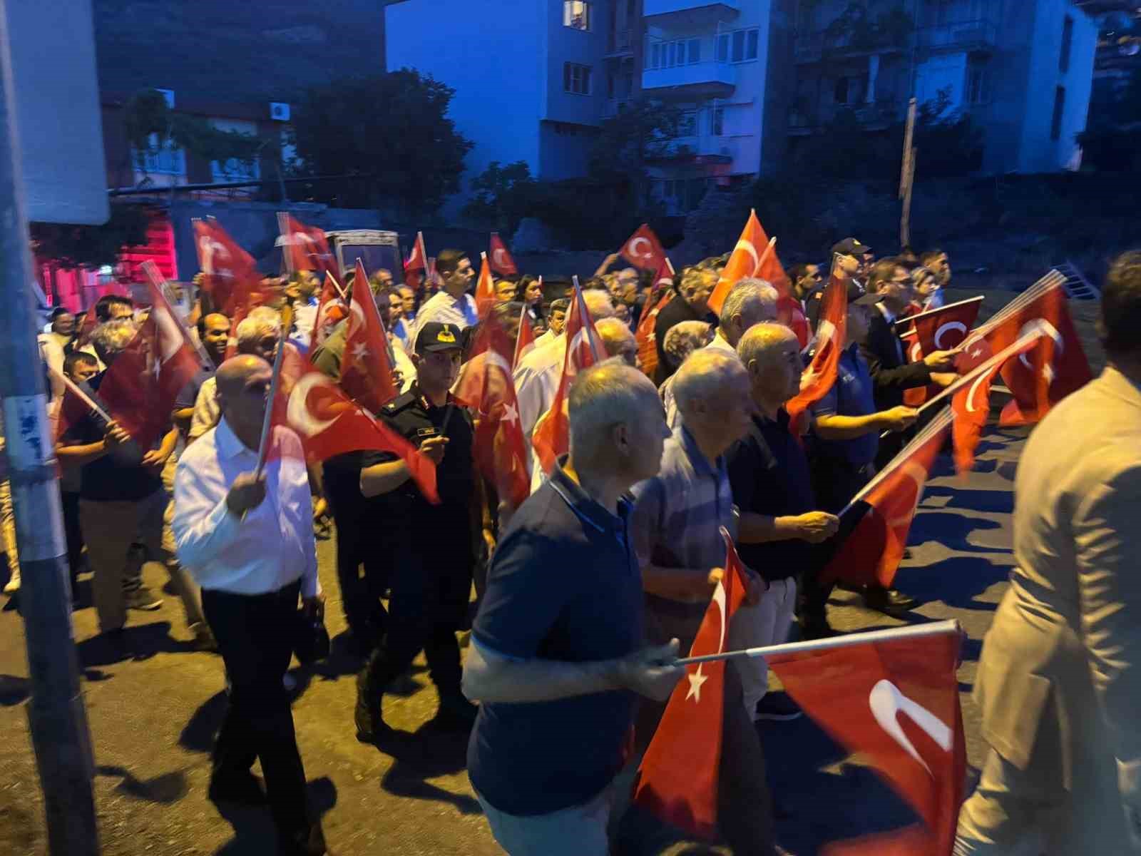 Kuşadası, Didim ve Bozdoğan’da 15 Temmuz unutulmadı
