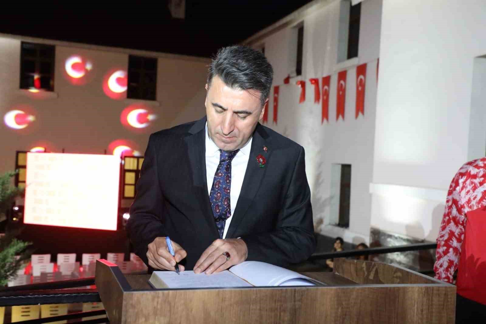 Vali Aygöl: "Ortak geleceğimizi birlikte inşa etmek en önemli sorumluluğumuzdur"
