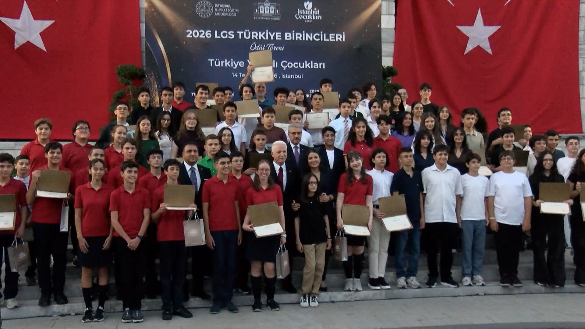 Vali Gül, '2026 LGS Türkiye Birincileri Ödül Töreni'ne katıldı / Ek görüntü