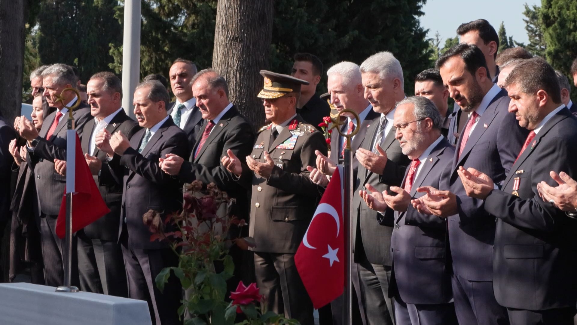 15 Temmuz şehitleri, darbe girişiminin 10'uncu yılında Edirnekapı'da anıldı