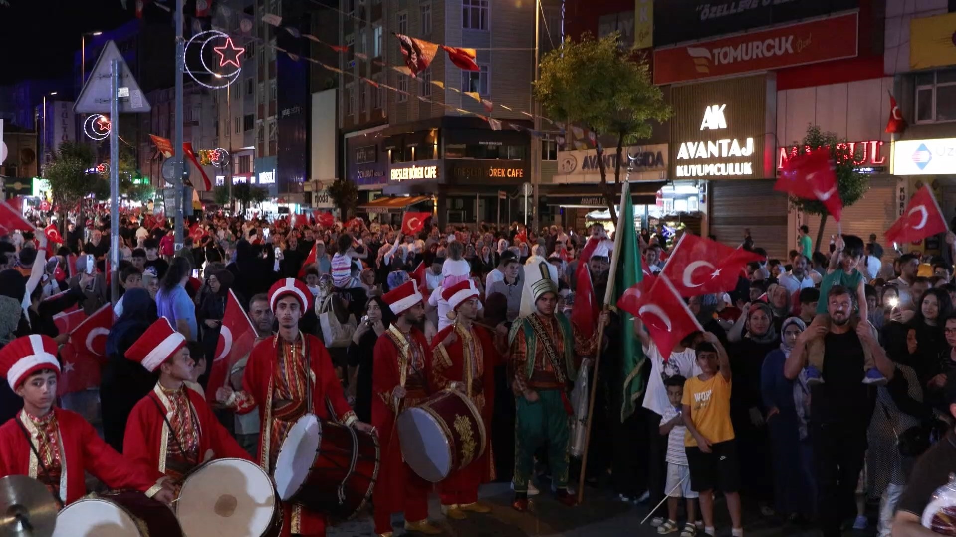 Esenler’de '15 Temmuz Demokrasi ve Milli Birlik Günü' anma programı düzenlendi 